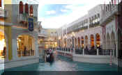 Gondola2.jpg (77930 bytes)